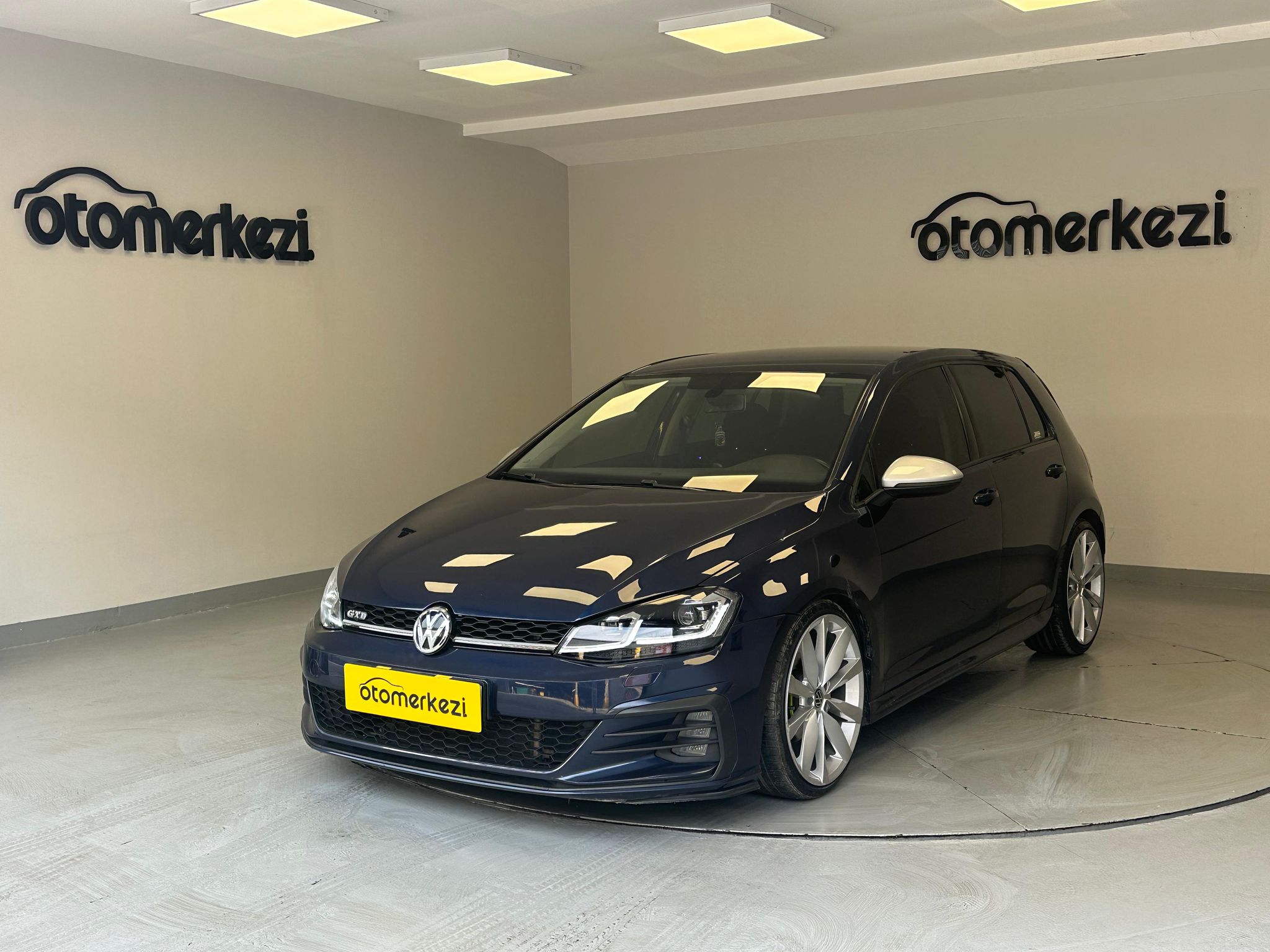 VOLKSWAGEN GOLF 8